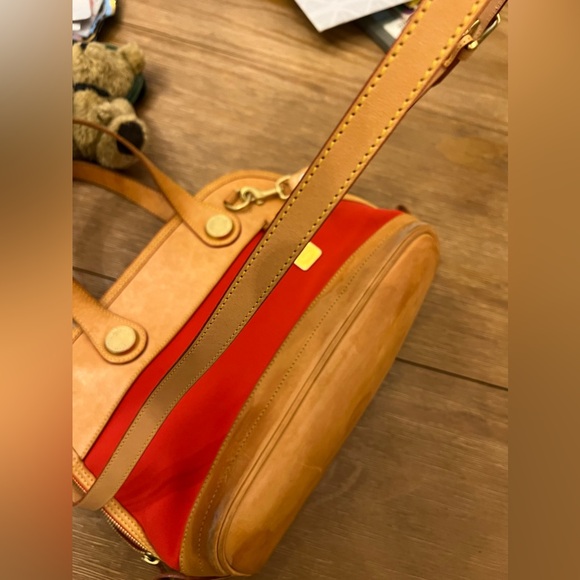 VINTAGE RARE red and leather Dooney and Bourke handbag with crossbody strap - Picture 15 of 16